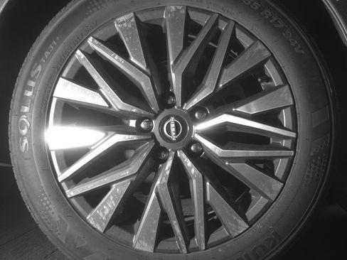 Used 2025 Nissan Altima 2.5 SV image 15