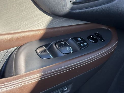 Used 2015 Nissan Murano Platinum w/ Platinum Technology Package image 22