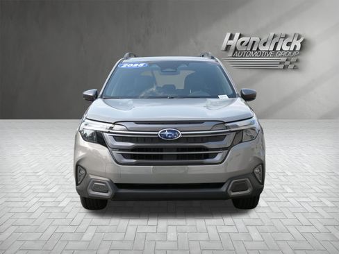 Used 2025 Subaru Forester Limited AWD/4WD image 3
