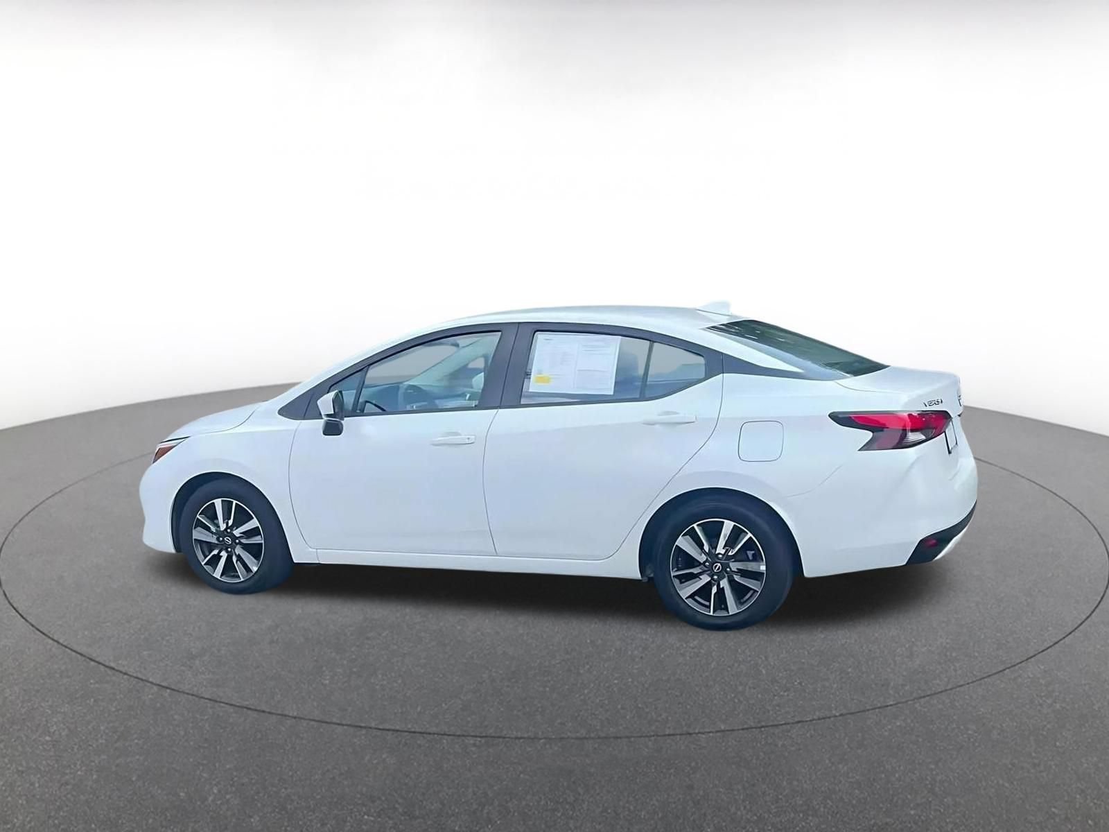 Used 2025 Nissan Versa SV FWD image 9