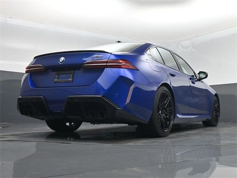 Used 2025 BMW M5 w/ Carbon Package image 67