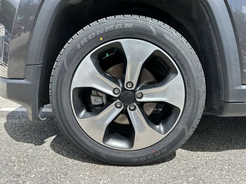 Used 2020 Jeep Compass Latitude FWD image 14