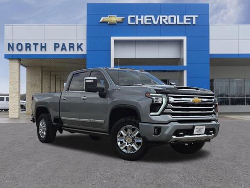 Used 2024 Chevrolet Silverado 2500 High Country w/ High Country Premium Package image 1