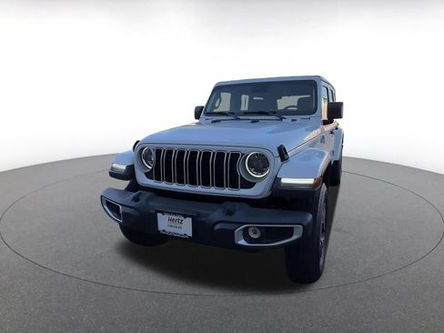 Used 2025 Jeep Wrangler Unlimited Sahara AWD/4WD image 7