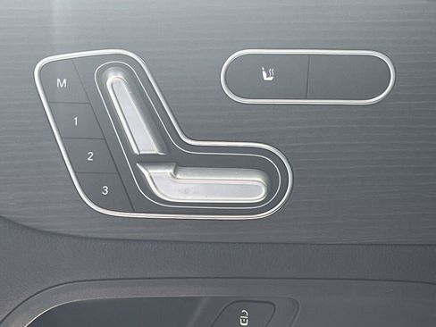 Used 2023 Mercedes-Benz GLA 250 4MATIC image 32