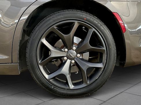 Used 2023 Chrysler 300 S image 11