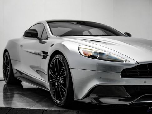 Used 2014 Aston Martin Vanquish Coupe image 23
