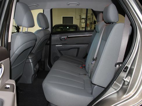 Used 2012 Hyundai Santa Fe GLS FWD image 24