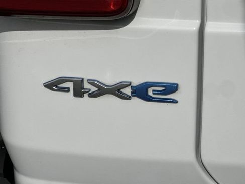 Used 2023 Jeep Wrangler Unlimited Sahara w/ Cold Weather Group image 26