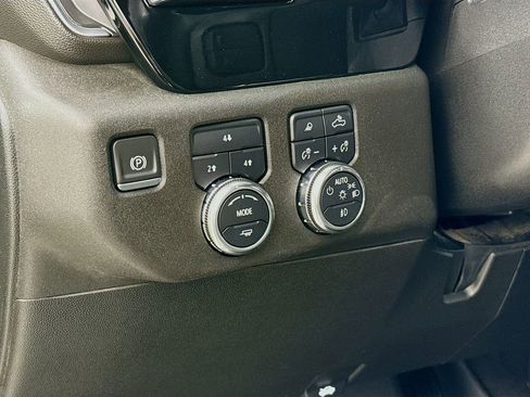 Used 2024 GMC Sierra 3500 SLE image 10