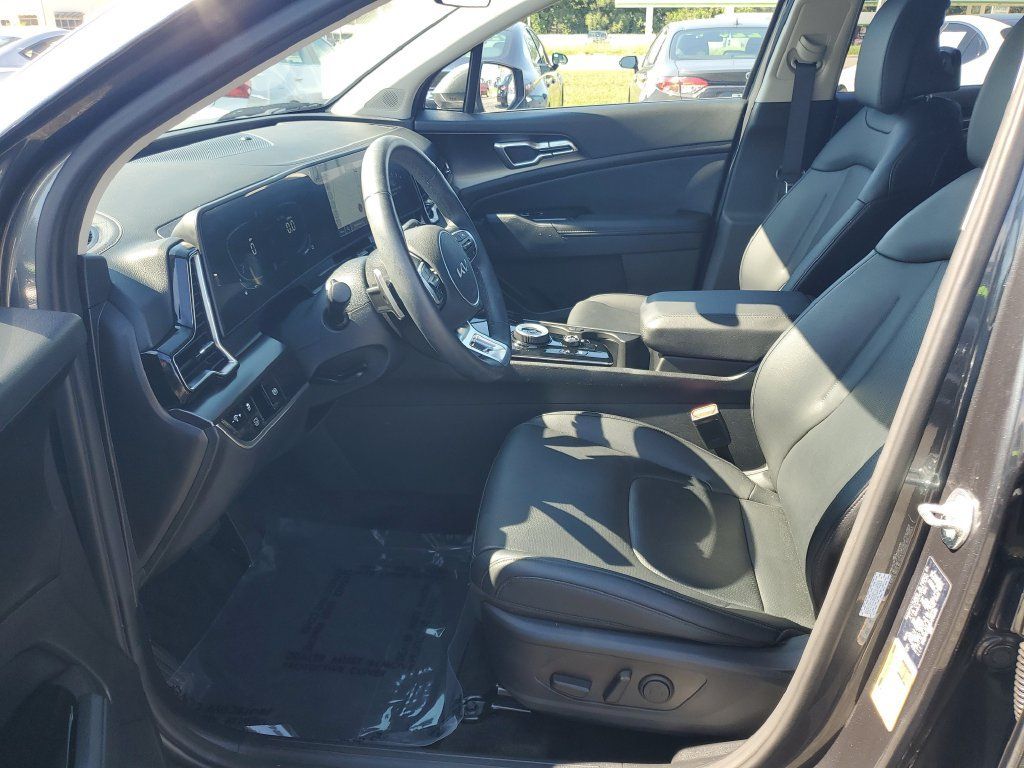 Used 2025 Kia Sportage EX AWD/4WD image 5