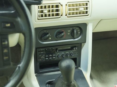 Used 1990 Ford Mustang LX image 34