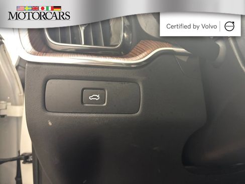 Certified 2023 Volvo XC60 B5 Plus w/ Protection Package Premier AWD/4WD image 27