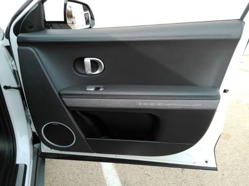 Used 2024 Hyundai Ioniq 5 Limited image 23