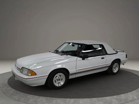 Used 1992 Ford Mustang LX RWD image 1