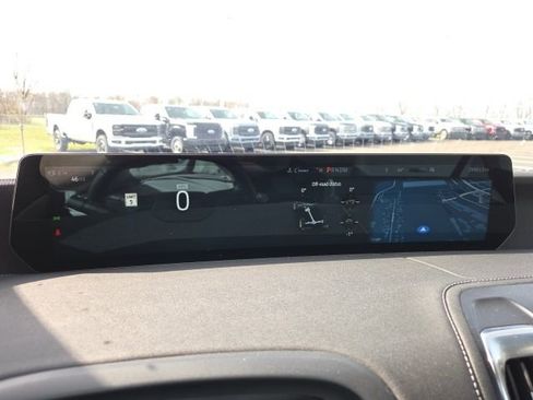 Used 2025 Ford Expedition Platinum w/ Driver's Package image 42