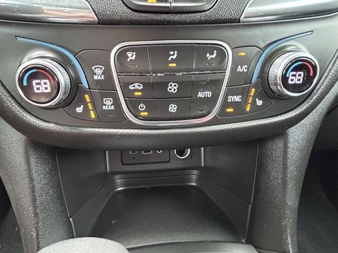 Used 2023 Chevrolet Equinox LT AWD/4WD image 27