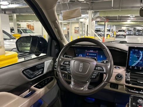 Certified 2023 Lincoln Navigator L Reserve AWD/4WD image 23
