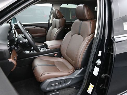 Used 2024 Honda Pilot Elite image 18