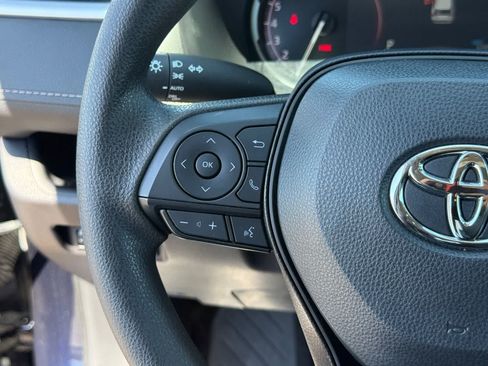 Used 2025 Toyota RAV4 XLE AWD/4WD image 16