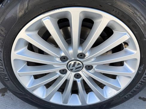 Used 2017 Volkswagen Passat 1.8T SE FWD image 9