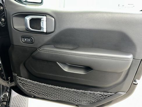 Used 2022 Jeep Wrangler Unlimited Sahara image 28