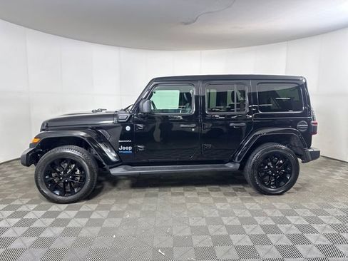 Used 2022 Jeep Wrangler Unlimited Sahara w/ Cold Weather Group image 6