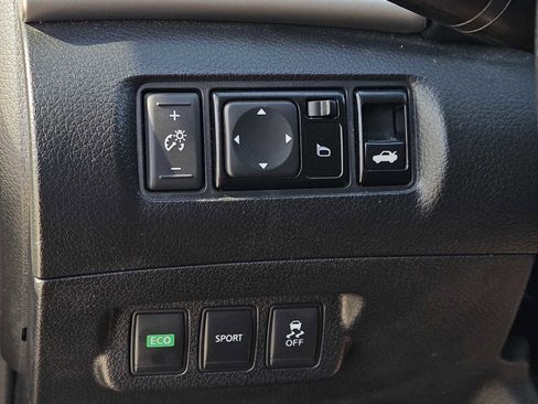 Used 2016 Nissan Sentra SL image 21