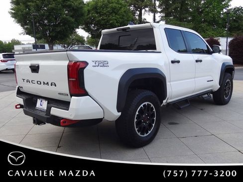 Used 2024 Toyota Tacoma TRD Off-Road w/ TRD Off Road Premium Package AWD/4WD image 4
