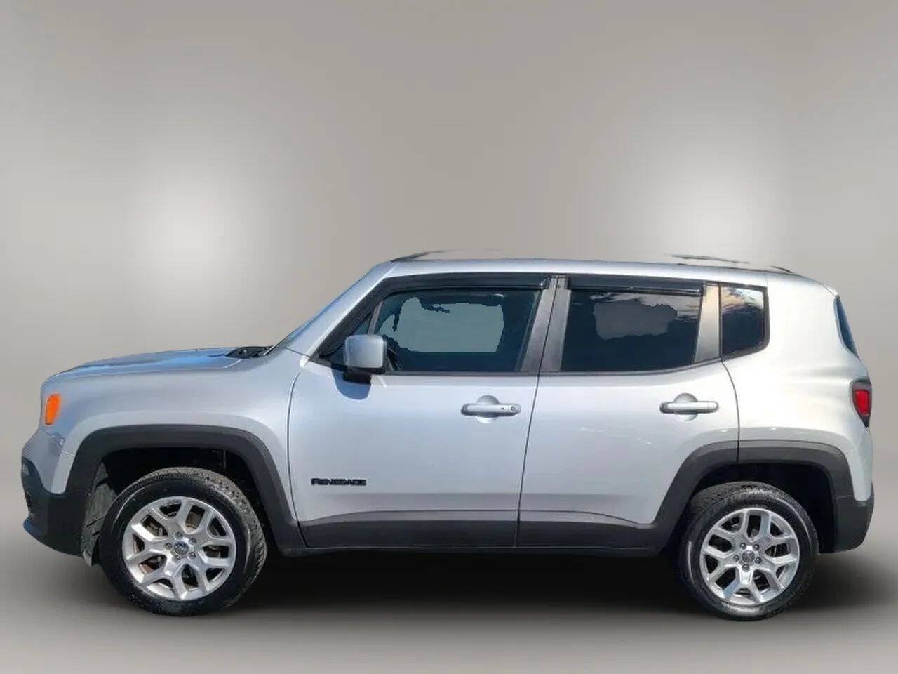 Used 2016 Jeep Renegade Latitude AWD/4WD image 4