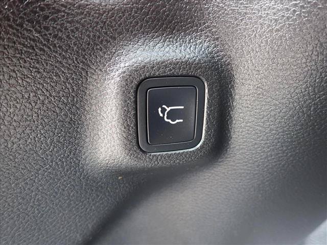 Used 2023 Jeep Compass Latitude w/ Convenience Group AWD/4WD image 9