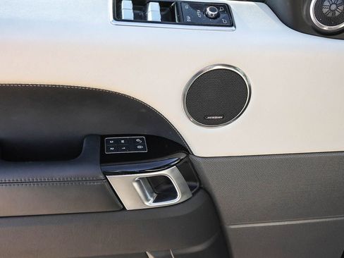 Used 2019 Land Rover Range Rover Sport SE AWD/4WD image 32