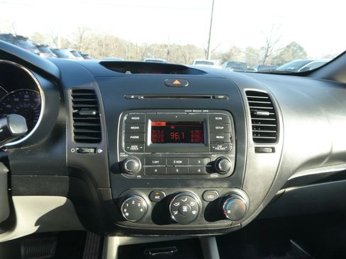 Used 2014 Kia Forte LX w/ Protection Package image 19