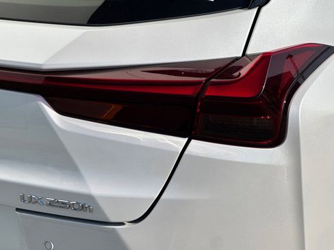 Used 2024 Lexus UX 250h FWD image 32