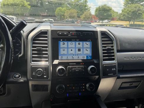 Used 2018 Ford F250 Platinum w/ Platinum Ultimate Package AWD/4WD image 11
