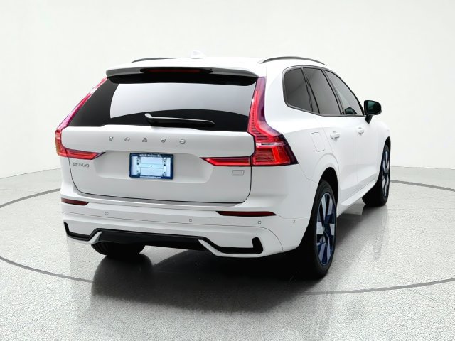 Used 2024 Volvo XC60 T8 Plus w/ Climate Package AWD/4WD image 5