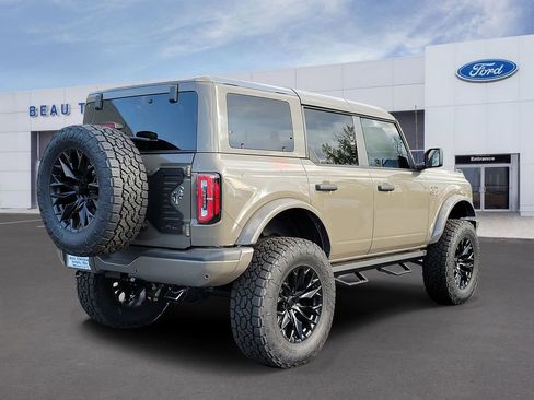 New 2025 Ford Bronco Badlands image 4