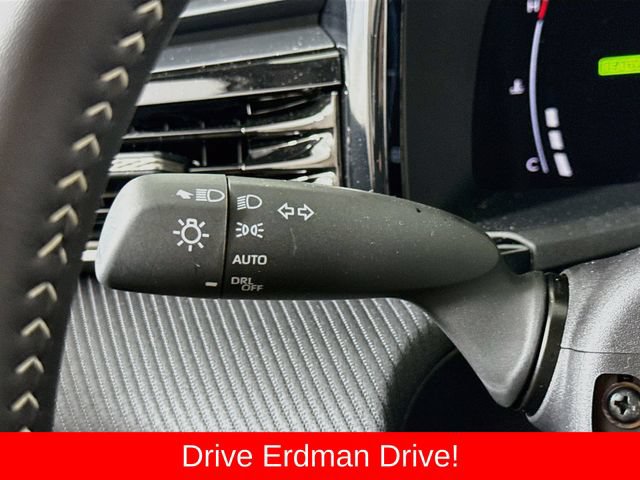 Used 2026 Toyota Camry SE FWD image 15