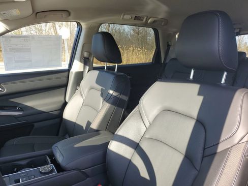 New 2026 Nissan Pathfinder SL image 11