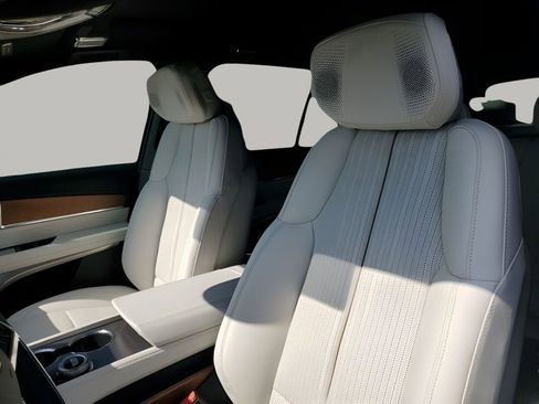 New 2026 Cadillac Vistiq Luxury image 31