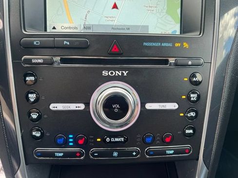 Used 2018 Ford Explorer Sport w/ Equipment Group 401A AWD/4WD image 32