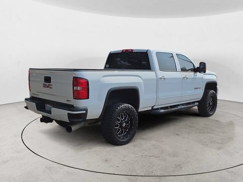 Used 2018 GMC Sierra 2500 SLT w/ Duramax Plus Package AWD/4WD image 5