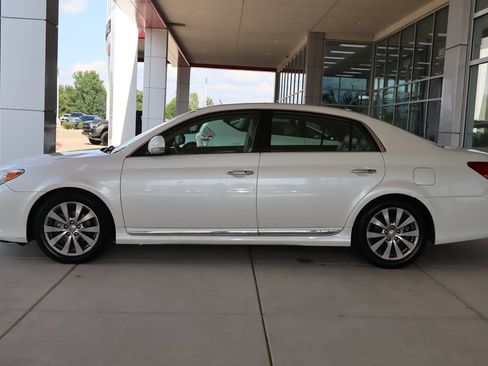Used 2011 Toyota Avalon Limited FWD image 4