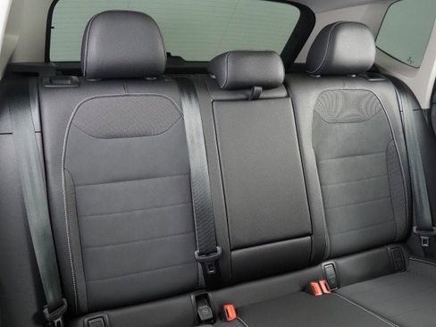 Used 2024 Volkswagen Taos SE image 15