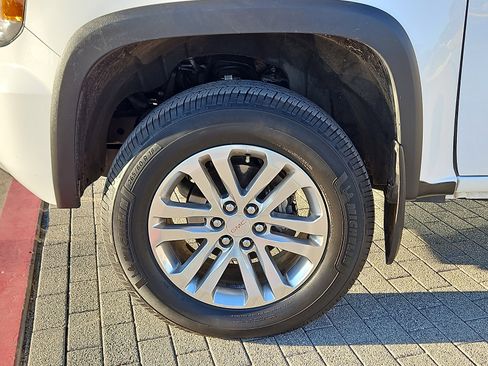 Used 2018 GMC Canyon SLT w/ Trailering Package image 5