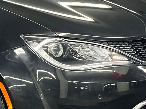 Used 2017 Chrysler Pacifica Touring-L Plus w/ Advanced Safetytec Group image 39