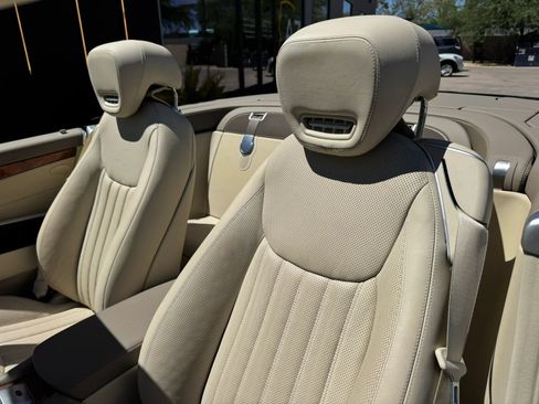 Used 2009 Mercedes-Benz SL 550 image 17