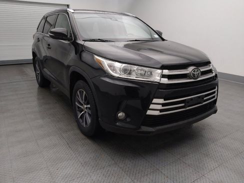 Used 2019 Toyota Highlander XLE image 14