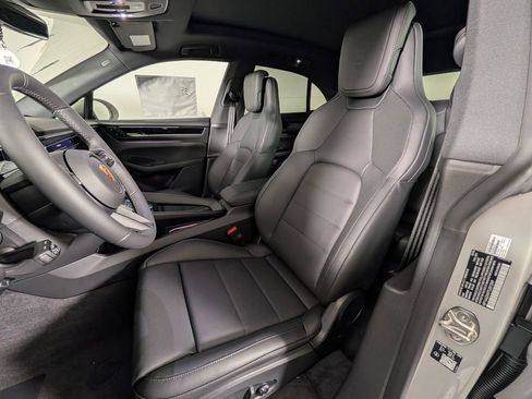 New 2026 Porsche Macan 4 Electric AWD/4WD image 5