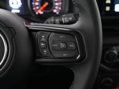 Used 2025 Jeep Wrangler Unlimited Sport AWD/4WD image 28